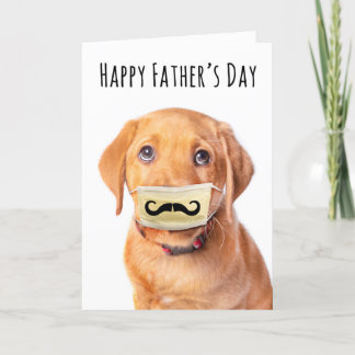 Tarjeta Festiva Cachorro feliz día del padre en la máscara de la c