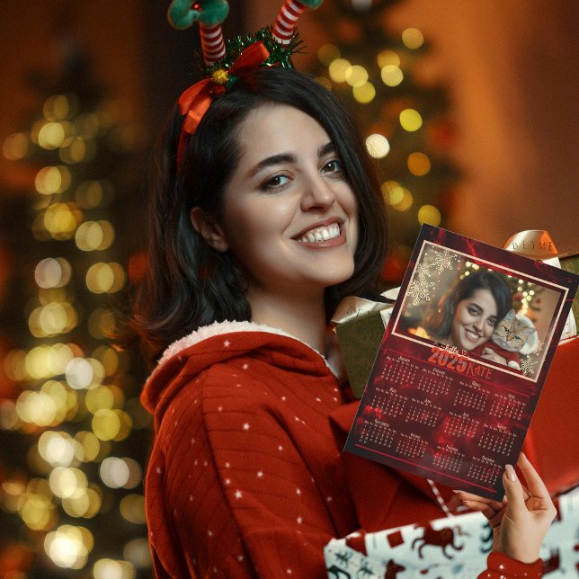 Tarjeta Festiva Calendario de Fotos Elegante Rojo 2025 (2025 Elegant Red Photo Calendar Holiday Card)