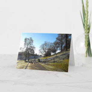 Tarjeta Festiva Camino campestre en un paisaje helado