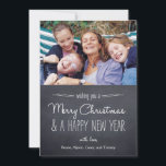 Tarjeta Festiva Cartas de fotos de Chalkboard Look Holiday<br><div class="desc">Celebre la temporada con esta moderna y elegante tarjeta de vacaciones de Berry Berry Sweet.</div>