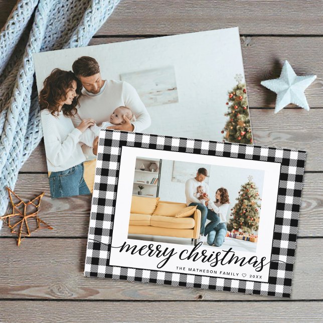 Tarjeta Festiva Casa de campo Navidades de Plaid blanco y negro mo (2 photo merry christmas black and white farmhouse plaid card.)