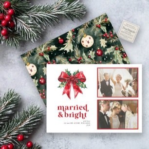Tarjeta Festiva Casado y brillante reverso rojo Holly recién casad