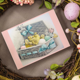 Tarjeta Festiva Cesta de Pascua con pollitos, huevos y flores