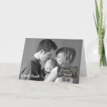 Tarjeta Festiva Chalkboard - Foto/nombre del personalizado francés<br><div class="desc">Su foto es el foco principal de esta carta de moda "Joyeux Noel" francés! Diseñado por Simply Put por Robin; cuadro gráfico modificado cortesía de Dianaz; florido modificado por cortesía de Graphics Factory.</div>