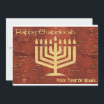 Tarjeta Festiva Chanukkah Norte lejano - Barca interior de Birch<br><div class="desc">Feliz Chanukkah desde el extremo norte. Una recreación digital de una menorah Chanukkah que se formaría raspando cuidadosamente la superficie roja externa en el reverso de la corteza de abedul (Betula papyrifera) para revelar la capa amarillenta y más clara debajo. El texto que dice "Feliz Chanukkah" aparece y puedes agregar...</div>