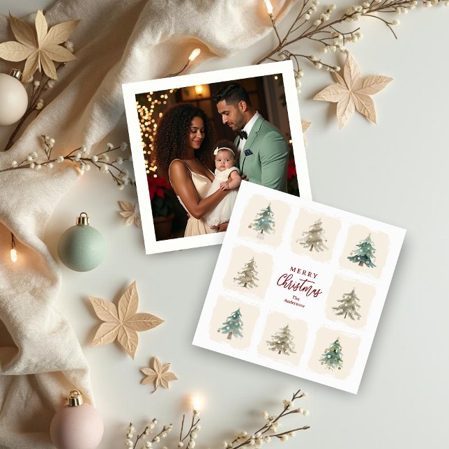 Tarjeta Festiva Charming Scandinavian Nordic Style Christmas Trees (Charming Scandinavian Nordic Style Christmas Trees Holiday Cards with Custom Back Family Photo. )