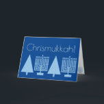 Tarjeta Festiva Chrismukkah Festividad Azul Luz Añadir La Foto<br><div class="desc">Añada su foto familiar favorita al interior de esta encantadora tarjeta de vacaciones de Chrismukkah en azul pastel sobre el azul real rico. Esta elegante y moderna tarjeta de saludo está diseñada para familias mixtas que celebran tanto a Hanukkah como a sus Navidades. Las imágenes en azul pálido de un...</div>
