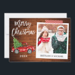 Tarjeta Festiva Cinta Cinta Cinta Cinta Camión de Cinta Instantáne<br><div class="desc">Guión de pincel moderno,  Camión Rojo Vintage de color de agua con árbol de navidad,  foto de estilo de cámara instantáneo Tarjeta navideña - Madera rústica y cinta de artesanías de rayas rojas</div>
