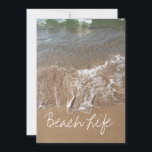 Tarjeta Festiva Cita de Beach Life Oleada Ocean Sandy Water Shore<br><div class="desc">Impreso con una hermosa imagen de playa de arena con una plantilla de texto personalizado que usted puede editar!</div>
