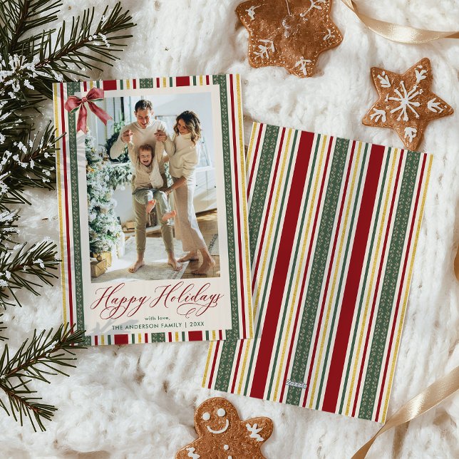 Tarjeta Festiva Clásico Red Green Stripes Bow Happy Holidays Photo (Subido por el creador)