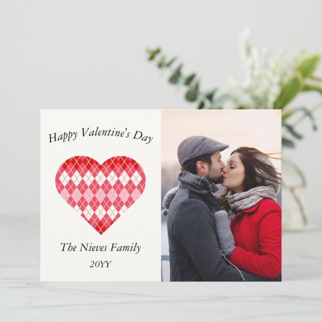 Tarjeta Festiva Clásico rojo y rosa de San Valentín Argyle (blanco (Anverso de pie)