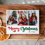 Tarjeta Festiva Clásico Simple Merry Christmas Three Photo<br><div class="desc">Celebre la temporada con esta exclusiva y clásica tarjeta navideña de tres fotos con un toque de encanto vintage. El diseño minimalista muestra una elegante paleta de colores rojo y verde que evoca el espíritu acogedor del invierno. Su atractivo moderno y divertido, junto con la redacción tradicional, crea un equilibrio...</div>