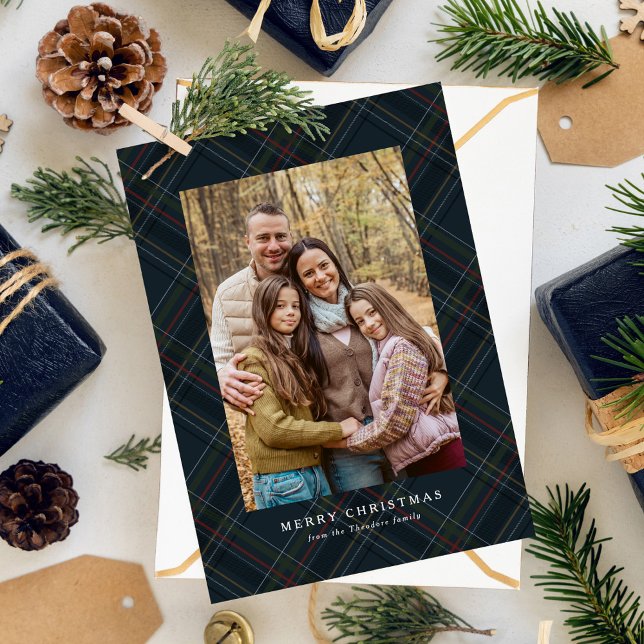 Tarjeta Festiva Classic traditional navy plaid two photo Christmas (Subido por el creador)
