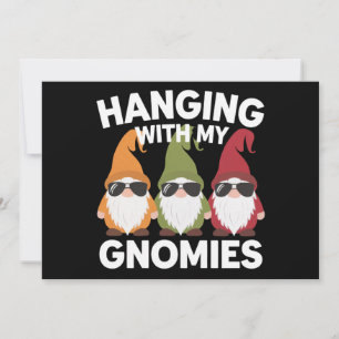 Tarjeta Festiva Colgando Con Mis Gnomos Jardín Divertido Gnomo