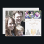 Tarjeta Festiva Collage de fotos Merry Happy Tan Modern 3<br><div class="desc">Las plantillas de fotos hacen que el diseño de tus propias tarjetas de vacaciones de 3 collage de fotos sea una brisa con este moderno diseño de Merry Happy Everything en blanco y marrón. Añade tu foto grande favorita a la izquierda con dos fotos más pequeñas en la parte superior...</div>