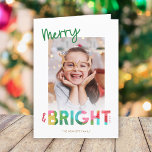 Tarjeta Festiva Coloridos Navidades merry y luminosos<br><div class="desc">Esta divertida y brillante tarjeta de felicitación de vacaciones para Navidades incluye texto colorido, que dice "Merry & Bright" en verde, cal, rojo cereza, rosa, amarillo dorado y agua. La tipografía de la palabra "brillante" incorpora un diseño de papel tisular superpuesto. Esta carta desenfadada evoca una sensación de alegría, risa...</div>
