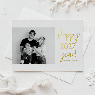 Tarjeta Festiva Con Relieve Metalizado 2026 Feliz Año Nuevo con letra moderna