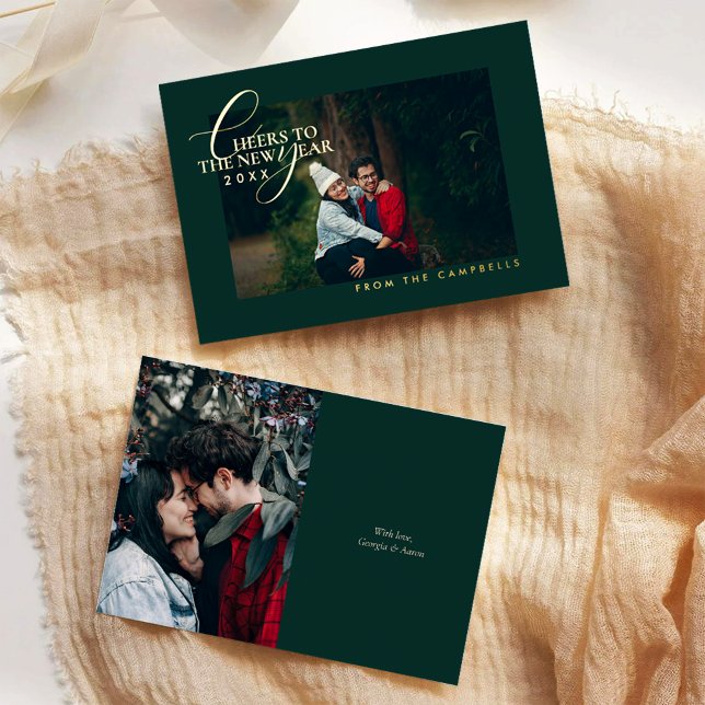 Tarjeta Festiva Con Relieve Metalizado 2026 Minimalist Modern Script Green Photo (Subido por el creador)