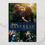 Tarjeta Festiva Con Relieve Metalizado 3 Collage de fotos Hanukkah simple y moderno<br><div class="desc">Esta hermosa tarjeta Hanukkah de tres fotos muestra texto simple y elegante en Relieve metalizado real (disponible en oro, oro rosa o plata) sobre un fondo azul marino. La parte posterior de la tarjeta contiene un diseño moderno de rayas diagonales en azul marino sobre un fondo blanco (el color se...</div>