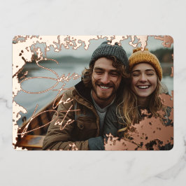 Tarjeta Festiva Con Relieve Metalizado 5" x 7" Rústico Ahorra la Fecha con Hojas de Oro R