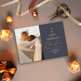 Tarjeta Festiva Con Relieve Metalizado A Very Married Christmas Script Blue Silver