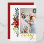 Tarjeta Festiva Con Relieve Metalizado Acuarela Rusa Poinsettia Merry Christmas Photo<br><div class="desc">¡Feliz y luminoso! Celebra a los Navidades con esta tarjeta plana de Navidades de Relieve metalizado dorado de color agua. Cuenta con un garaje floral acuático de poinsettias rojas, pinecones, bayas y vegetación. Personalice agregando fotos, nombres y mensajes. Esta tarjeta de foto botánica de Navidad está disponible en otro material....</div>