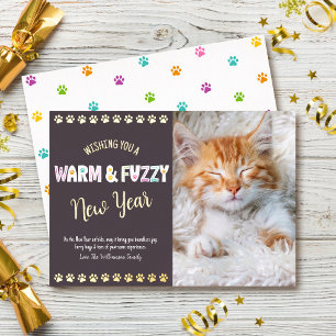 Tarjeta Festiva Con Relieve Metalizado Año Nuevo cálido y difuso Foto de mascota Ciruela