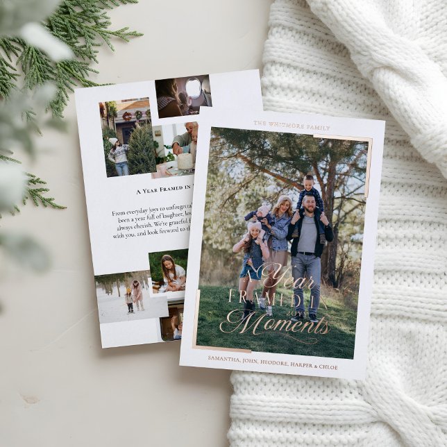 Tarjeta Festiva Con Relieve Metalizado Año simple en momentos Navidades de fotografía fam (Simple Year in Moments Family Photo Christmas Foil Holiday Card)
