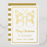 Tarjeta Festiva Con Relieve Metalizado Bonito Pareja de Snowmen Elegante Personalizada<br><div class="desc">Bonito Relieve metalizado goid tarjeta de Navidades de snowmen que puede ser personalizada con sus nombres de familia y saludos de vacaciones.</div>