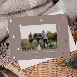 Tarjeta Festiva Con Relieve Metalizado Bosque dorado Foto de Navidades elegantes