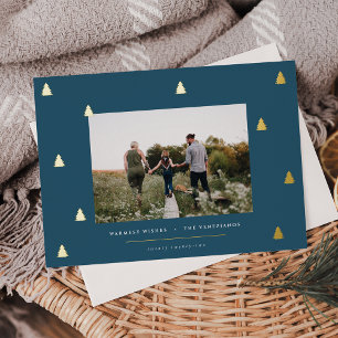 Tarjeta Festiva Con Relieve Metalizado Bosque dorado   Foto de Navidades elegantes