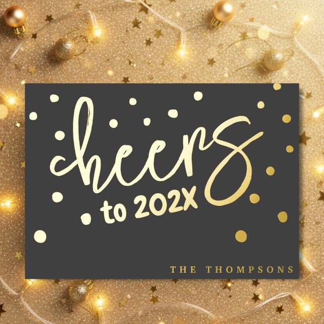 Tarjeta Festiva Con Relieve Metalizado Brindis por el año 2026 (Subido por el creador)