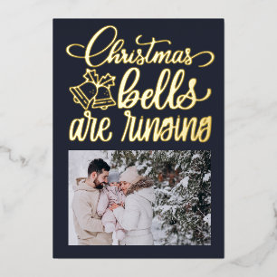 Tarjeta Festiva Con Relieve Metalizado Campanas de Navidad modernas están sonando Foto Fo