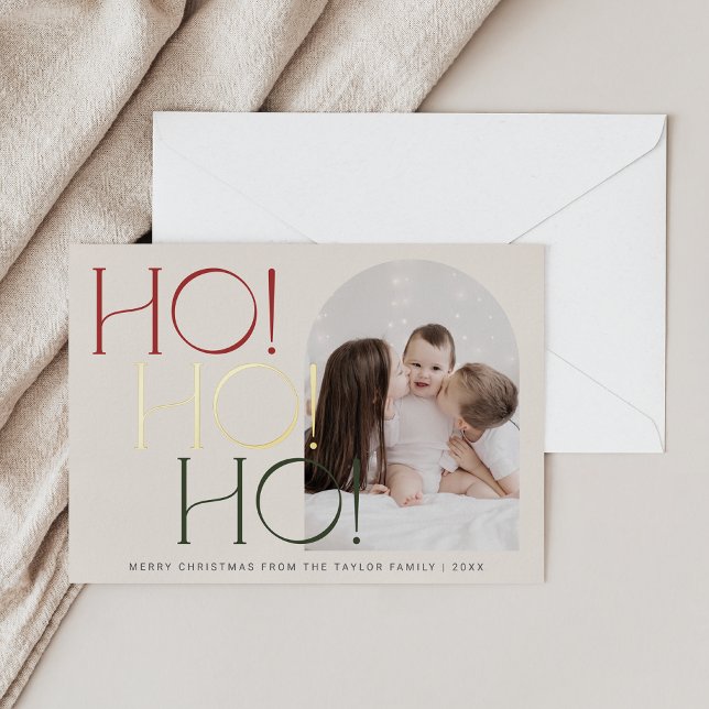 Tarjeta Festiva Con Relieve Metalizado CHARLIE Relieve metalizado Verde Rojo Ho Ho Ho Ho  (CHARLIE Red Green Foil Ho Ho Ho Photo Christmas Foil Holiday Card)