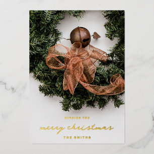 Tarjeta Festiva Con Relieve Metalizado Cinta de Navidad Campana Corona Elegante Foto