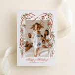 Tarjeta Festiva Con Relieve Metalizado Cinta de Navidades festivos con Poinsettias<br><div class="desc">Envíe a su familia y amigos una actualización familiar y un mensaje de alegría navideña con esta tarjeta de Navidades de una sola foto que presenta un ilustracion de moda, dibujado a mano, de una cinta rojiza rojiza acentuada con brotes festivos de flores de poinsettia roja, vegetación y puntos de...</div>