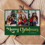 Tarjeta Festiva Con Relieve Metalizado Clásico Simple Green 3 foto Feliz Navidad Gold<br><div class="desc">Celebre la temporada con esta exclusiva tarjeta de vacaciones de Relieve metalizado dorado de Feliz Navidad con un toque de encanto vintage. El diseño minimalista muestra una elegante paleta de colores verde y dorado que evoca el espíritu acogedor del invierno. Su atractivo moderno, combinado con la redacción tradicional, crea un...</div>