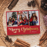Tarjeta Festiva Con Relieve Metalizado Clásico Simple Red 3 foto Feliz Navidad Gold<br><div class="desc">Celebre la temporada con esta exclusiva tarjeta de vacaciones de Relieve metalizado dorado de Feliz Navidad con un toque de encanto vintage. El diseño minimalista muestra una elegante paleta de colores rojo y dorado que evoca el espíritu acogedor del invierno. Su atractivo moderno, combinado con la redacción tradicional, crea un...</div>