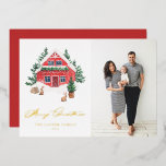 Tarjeta Festiva Con Relieve Metalizado Cozy Watercolor Winter Cottage Feliz Navidad<br><div class="desc">Feliz Navidad! Envíe cálidos saludos de Navidad a la familia y amigos con esta tarjeta de Navidades de Relieve metalizado de oro de personalizable. Cuenta con una casita de campo de Navidades rojos con acuarela y una impresionante escena de invierno. Personalice esta tarjeta de Navidades de fotos de acuarela añadiendo...</div>