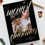 Tarjeta Festiva Con Relieve Metalizado cuadro negro navidades caligrafía de oro una foto<br><div class="desc">💌 Comparte el amor y difunde la alegría de las vacaciones con mi cuidadosa tarjeta de saludo hecha a mano. Esta tarjeta es un lienzo para sus deseos de vacaciones a amigos, familia y colegios. adorné los diseños cautivadores y esto definió toda mi colección de vacaciones. Espero que te gusten...</div>