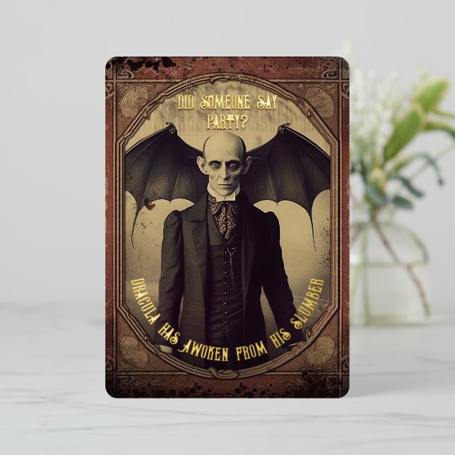Tarjeta Festiva Con Relieve Metalizado Drácula de oro de la fiesta de Halloween (Anverso de pie)