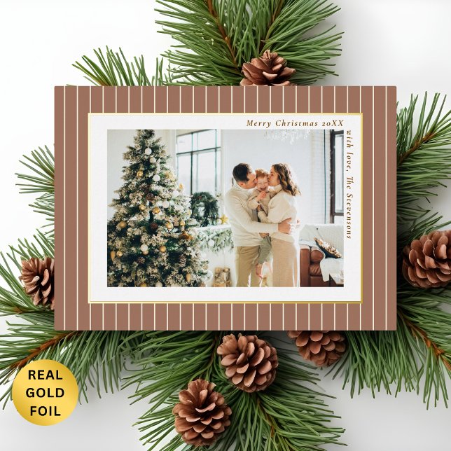 Tarjeta Festiva Con Relieve Metalizado Elegant Old Money Brown Pinstripe Christmas Photo (Subido por el creador)