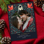 Tarjeta Festiva Con Relieve Metalizado Elegante foto de follaje del cardenal de arte folc<br><div class="desc">Celebre la temporada con esta elegante tarjeta de vacaciones de Relieve metalizado de de Navidades del Cardenal de Arte Popular. El diseño tiene un Relieve metalizado de oro real. Puede personalizar más adelante haciendo clic en el botón "PERSONALIZAR". La imagen del marcador de posición es proporcionada por Unsplash y NO...</div>