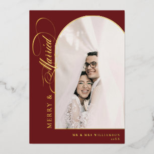 Tarjeta Festiva Con Relieve Metalizado Elegante guión alegre y casado Foto roja Arco