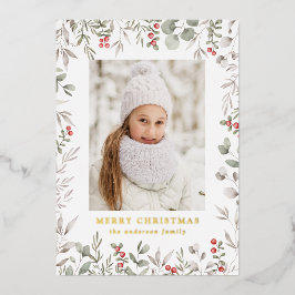 Tarjeta Festiva Con Relieve Metalizado Elegante oliage de invierno y foto de Holly Berrie