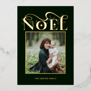 Tarjeta Festiva Con Relieve Metalizado Elegante tipografía Noel floral dorada Foto