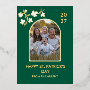 Tarjeta Festiva Con Relieve Metalizado Elegante y Simple Foto de Trébol Día de San Patric