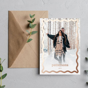 Tarjeta Festiva Con Relieve Metalizado Encanto Nostálgico Foto Navideña Rosa Dorado