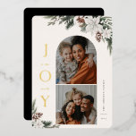 Tarjeta Festiva Con Relieve Metalizado Familia de fotos de Winter Joy 2<br><div class="desc">JOY al mundo,  florido y verde invierno blanco,  arco de vacaciones y cuadro cuadrado 2 tarjeta de foto. Características,  respaldo de color negro sólido con espacio de plantilla para su mensaje personal de vacaciones.</div>