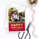 Tarjeta Festiva Con Relieve Metalizado Felices Pawlidays Modern Gold Red Puppy Dog Photo<br><div class="desc">Una tarjeta de fotos festiva para nuevos mascotas y amantes de las mascotas incluye una foto favorita de tu(s) mejor(s) amigo(s) peludo(s) con la moderna y divertida redacción "Happy Pawlidays" con tema canino en la impresión real de Relieve metalizado dorado con acento adorable de papel impreso. Personalice el texto blanco...</div>